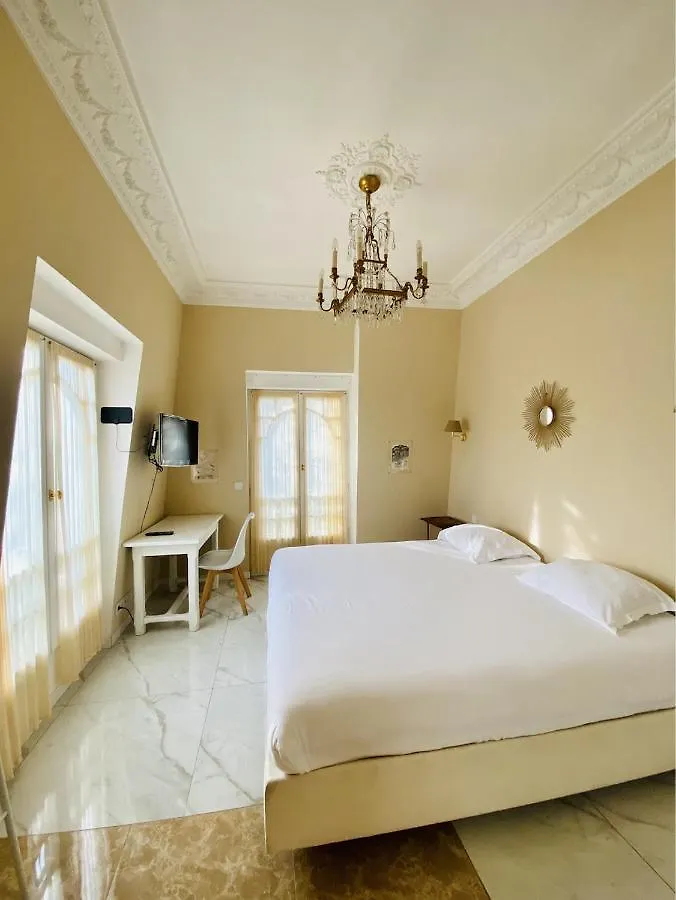 Homestay Ananda Huo *